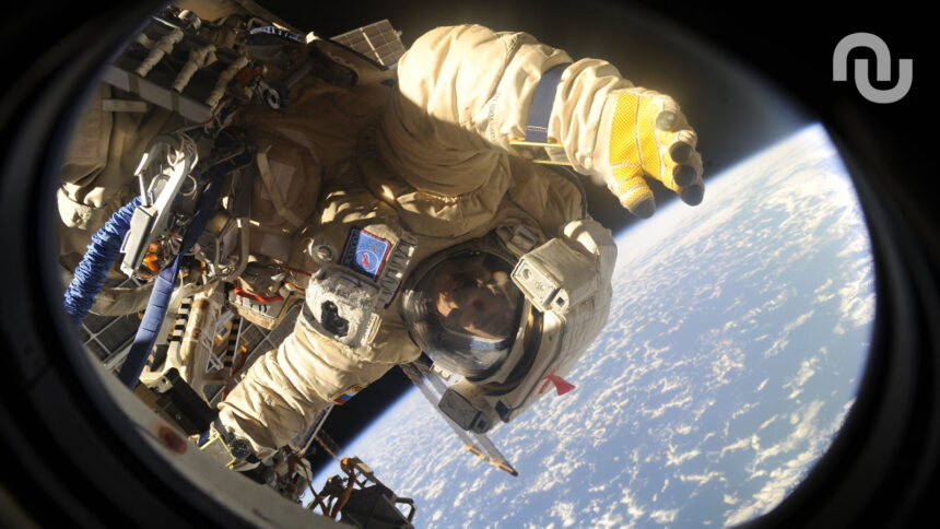 Cosmonaute Roscosmos Espace.jpg