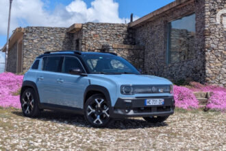 Essai Renault4 Couv.jpg