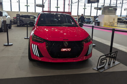 Peugeot E 208gti Lyon.jpg