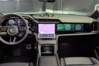 Porsche Cayenne Interieur Leipzig.jpg