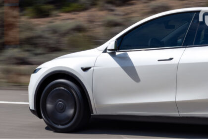 Tesla Model Y Standard 11.jpg