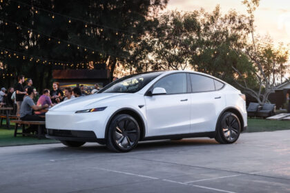 Tesla Model Y Standard 2.jpg