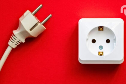 Electricite Chargeur Prise.jpg