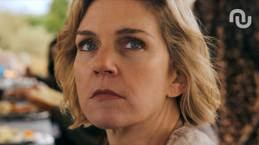 Pluribus Photo 010204.jpg